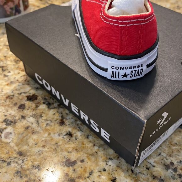 New Converse Infant CTAS Low Red 7j236 - Picture 3 of 5